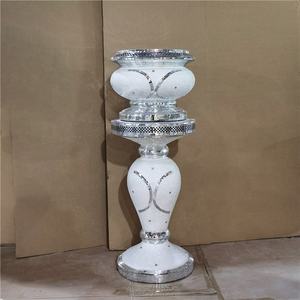 Römische Säule aus Fiberglas Weiß+Silber Klassischer Indoor-Pflanzenständer für Balkon und Schreibtisch - Product Image 1