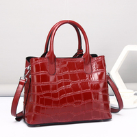 Sacs à main et portefeuilles pour femmes en cuir de vachette véritable, style rétro, luxe européen, collection 2024, prix de vente promotionnel, mode en ligne