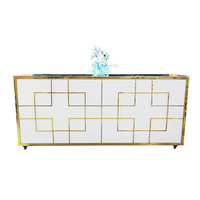 Table de réception OEM de luxe avec panneau blanc et cadre doré, sur roulettes, pour hôtel, mariage, décoration de fête