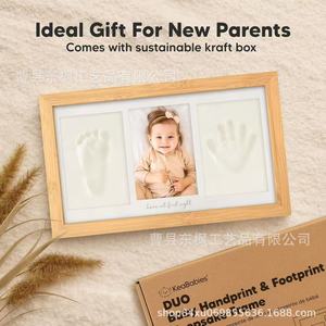 Cadre photo en bois pour nouveau-né 13x7,8 pouces avec emplacements pour empreintes de mains et de pieds pour souvenir de bébé - Product Image 3