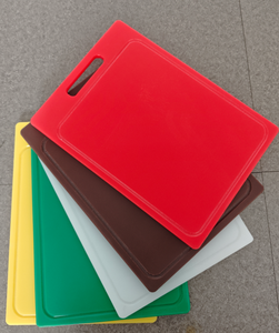 <span class=keywords><strong>Planche</strong></span> à découper professionnelle en plastique rouge <span class=keywords><strong>avec</strong></span> réservoir de jus, surface non poreuse, design pliable, épaisseur 2 cm pour une cuisine saine - Product Image 1