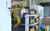VMC 1370 BT40 CNC métal fraiseuse chaussure moule traitement 5 axes vertical machine centre