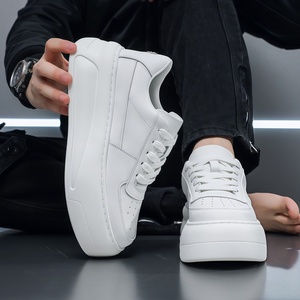 Baskets compensées de luxe pour femme, collection Printemps 2026, à bout rond, à lacets, couleur unie, en <span class=keywords><strong>cuir</strong></span> de vachette double couche, blanches, décontractées, rehaussantes - Product Image 3