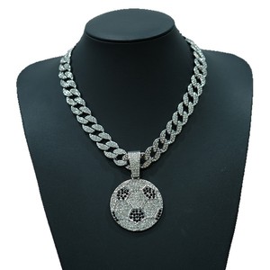 Collar <span class=keywords><strong>de</strong></span> Lujo Chapado en Oro con Colgante <span class=keywords><strong>de</strong></span> Balón <span class=keywords><strong>de</strong></span> Fútbol Hip Hop con Diamantes y Cadena Cubana, Joyería con Dije <span class=keywords><strong>de</strong></span> Fútbol - Product Image 5