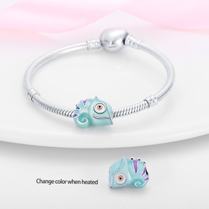 Colgantes de animales de latón blanco plateado, adornados con esmalte y pedrería, ideales para la fabricación de joyas - Product Image 2