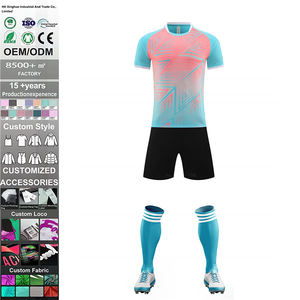 Maillots de football personnalisés pour hommes, nouveau design élégant, logo de club personnalisé, sublimation, respirant, séchage rapide, 100% polyester, short de football - Product Image 1