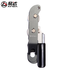 Conjunto de cuerda de escalada Xinda de 10 m, arnés de medio cuerpo de nailon, mosquetones y guantes para escalada en roca, montañismo y rescate. - Product Image 3