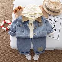 Vêtements pour enfants, ensemble printemps-automne pour garçons, nouveau modèle pour bébés, ensemble en denim à capuche en trois pièces, pull pour bébé