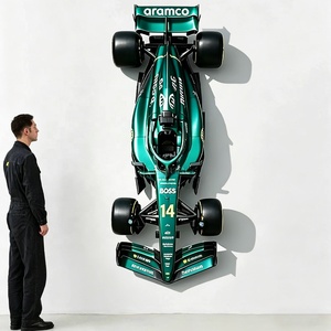 In vendita: Modellino di auto da corsa Red Bull F1 in scala <span class=keywords><strong>1</strong></span>:2. Modelli F1 Personalizzati a Grandezza Naturale Disponibili. - Product Image 6