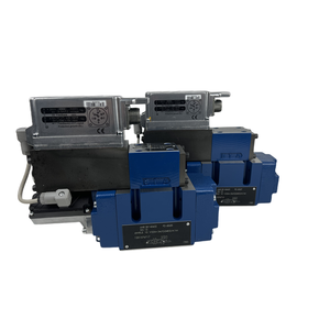 Válvula Hidráulica Proporcional 4WRLE 4WRLE35W1100SJ-3X/G24K0/A1M con Retroalimentación de Posición Eléctrica Bosch 4WRLE 4WRLE Propo - Product Image 1