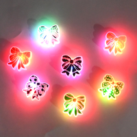 Arc de luxe LED PVC résine métal caoutchouc sabot coupures décorations de chaussures ornement de chaussure lumière ajoutant une touche élégante