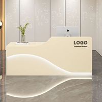 Bureau d'accueil en bois et marbre, design moderne et luxueux, style minimaliste, bande LED personnalisable aux lignes gracieuses