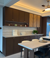 Buffet mural minimaliste avec éclairage LED, armoire à vin en verre intégrée noir et blanc pour salle à manger et villa