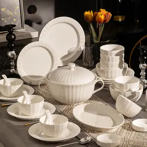 Anpassbare weiße Keramik-Schale Geschirr-Sets Großhandel individuelles Logo Essteller-Set für Restaurant
