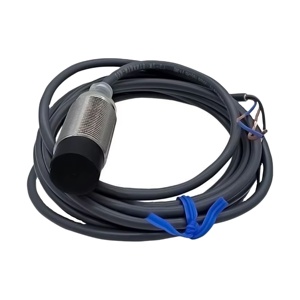 E2B-M18KS05-M1-B1 Détecteur de proximité E2bm18ks05m1b1 - Product Image 1