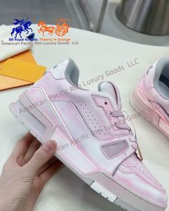 Chaussures de sport en cuir décontractées de haute qualité, baskets de marche respirantes et tendance pour hommes et femmes - Product Image 6