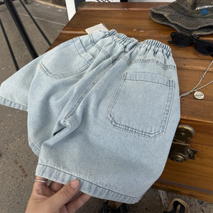 <span class=keywords><strong>Pantaloncini</strong></span> Estivi in Denim Americano Azzurro Chiaro per Bambini, Stile Western a Vita Media, Vestibilità Larga, Denim Sabbiato, Abbinabili con Tutto - Product Image 2