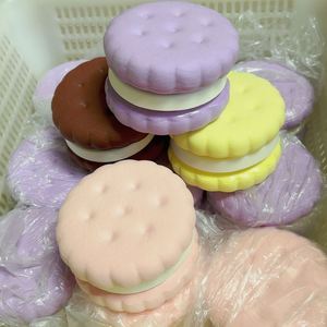 Juguete Blandito de PU con Forma de Pastel Sándwich Grueso y Colorido, de Rebote Lento, para Aliviar el Estrés, Regalo para Todas las Edades en Días Ajetreados, Venta al por Mayor - Product Image 2