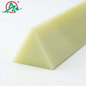 Bordi Guida Triangolari in PU per Uso Alimentare: Strisce Laterali in Poliuretano per Sigillatura di Nastri Trasportatori di Impasti e Frutta - Product Image 3