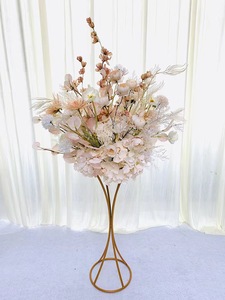 Estante <span class=keywords><strong>de</strong></span> flores dorado <span class=keywords><strong>de</strong></span> plomo para boda, canasta <span class=keywords><strong>de</strong></span> flores <span class=keywords><strong>de</strong></span> Metal, Triángulo Dorado alto, soporte <span class=keywords><strong>de</strong></span> flores para centros <span class=keywords><strong>de</strong></span> mesa <span class=keywords><strong>de</strong></span> decoración <span class=keywords><strong>de</strong></span> boda - Product Image 3