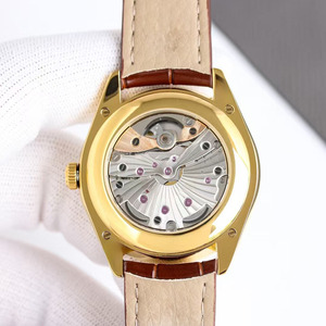 Reloj de pulsera unisex de alta calidad con correa de cuero de lujo, cristal de zafiro, tres agujas, resistente al agua. - Product Image 3