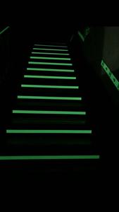 Materiale Riflettente Fotoluminescente in PVC Junting, Impermeabile, Blu/Verde Fluorescente 12H, 1000x1200mm, Stampabile e Antistrappo - Product Image 4