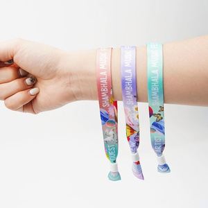 Bracelet personnalisé en polyester écologique de haute qualité avec impression de logo pour événements d'entreprise - Product Image 2