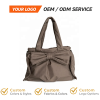Sac fourre-tout ODM en nylon avec sangle réglable et détail nœud, grand sac à bandoulière élégant pour femme, idéal pour le quotidien, les week-ends et les voyages