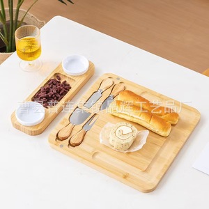 Ensemble de plateaux de service en bambou avec couverts, planche à fromage pour pain et fruits, couleur bois naturel, style simple - Product Image 1