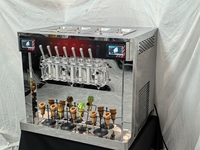 Tafelmodel ijsmachine van roestvrij staal, multifunctioneel voor softijs, frozen yoghurt, smoothies, ijskoffie en fruitflavours.