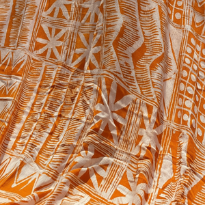 Adire Alabela Batik disegnato a mano su tessuto Chiffon per l'arredamento della casa - Product Image 1