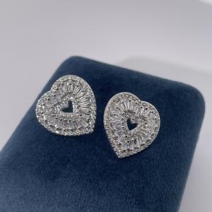 Pendientes de Botón con Forma de Corazón de Circonita Blanca Trapezoidal, Chapados en Oro, de Latón, Clásicos y de Lujo, de Tianyu Gems, para Mujer - Product Image 6