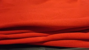 Tela de algodón de punto sencillo teñida reactivamente, suave y de colores brillantes, ideal para ropa casual y diaria, disponible para la venta. - Product Image 6