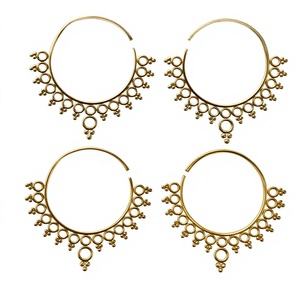 2022 Meilleures ventes de boucles d'oreilles créoles en laiton or et argent Poids léger Confortable Nouveau Design Filles-Idée cadeau parfaite - Product Image 1