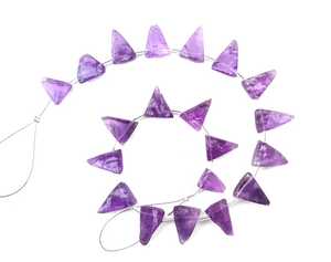 Piedra preciosa suelta con forma de triángulo cortada a mano de amatista azul natural para hacer joyas de piedra natal de febrero, venta al por mayor cruda - Product Image 4