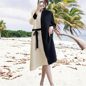 Robe midi en tricot contrastée avec col montant, manches longues, ourlet asymétrique, coupe ample, tenue décontractée pour l'automne - Product Image 3