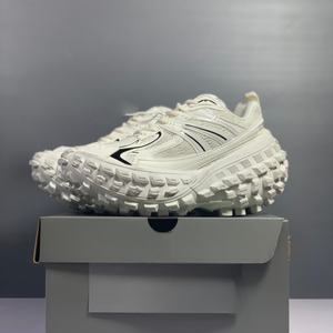 Chaussures de sport de luxe de marque pour hommes et femmes, grande taille, à lacets, en maille respirante, avec semelle intérieure en caoutchouc antidérapante et plateforme. - Product Image 2