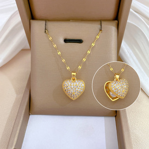 Elegante collar de acero de titanio para mujer, cadena de clavícula de concha de perla de corazón de lujo, accesorio versátil de celebridad de Internet a la moda - Product Image 1