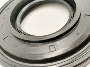 MB308933 52820-45000 أختام زيت محور العجلة عالية الجودة من NBR/FKM بحجم قياسي وعمر تشغيل طويل SCY 46*102*10.5/<span class=keywords><strong>15.5</strong></span> SCY - Product Image 3