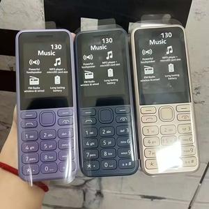 Prix d'usine, modèle <span class=keywords><strong>2023</strong></span>, téléphone portable simple 130, écran 2,4 pouces, double SIM, radio FM, lecteur MP3, lampe torche, longue durée de vie de la batterie - Product Image 6