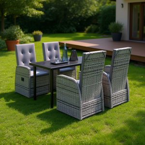Set da Pranzo da Giardino in Rattan Grigio per 4 Persone, Resistente alle Intemperie, Arredamento da Esterno in Stile Contemporaneo - Product Image 2