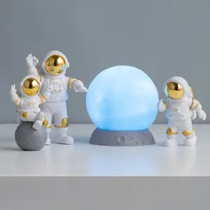 פסל אסטרונאוט שרף פסל יצירתי פסל אסטרונאוט קישוט שולחני