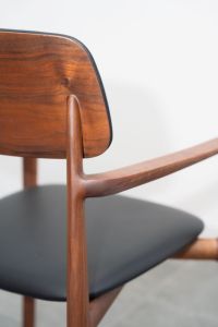 Chaise de salle à manger en bois de frêne de qualité supérieure, coussin rembourré avec accoudoirs ergonomiques, style moderne pour la maison, la cuisine, l'hôtel, le restaurant PISANO - Product Image 6