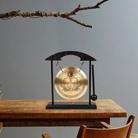 Zen-Kunst Messing Feng Shui Gong-Ständer mit Tiermuster Handgefertigte Umweltfreundliche Asiatische Zen-Dekoration für Zuhause & Büro