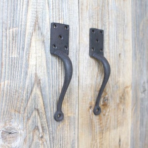 Manija de puerta y ventana de Metal, hecha a mano, Vintage - Product Image 1