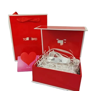 Caja de Regalo Plegable Nueva de Fábrica, Caja de Regalo Roja Clásica para Perfumes y Cosméticos, Marca de Alta Calidad con el Mismo Modelo - Product Image 1