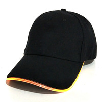 Nuovo Cappello con Luci LED, Berretto da Baseball con Lampadine Luminose, Cappello Unisex Regolabile con LED al Neon per Feste