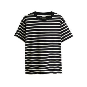 T-shirt uni moderne pour femmes avec un confort doux, un ajustement quotidien, un look élégant et un design polyvalent, idéal pour un usage quotidien décontracté - Product Image 2