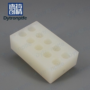 Plaque de vanne Dytron PTFE sur mesure pour le contrôle microfluidique en protection environnementale - Product Image 2