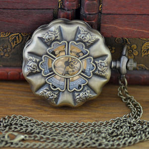 <span class=keywords><strong>Reloj</strong></span> de Bolsillo Mecánico Antiguo Negro Estilo Steampunk con Esfera Luminosa de Esqueleto para <span class=keywords><strong>Hombre</strong></span> con Cadena, No Resistente al Agua - Product Image 4